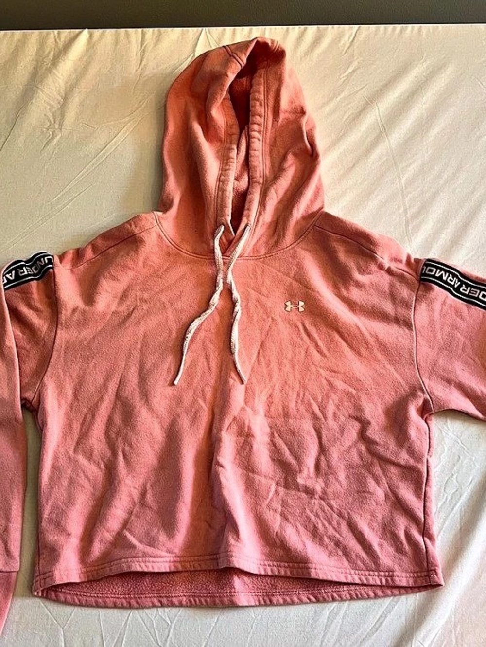 Under Armour Tape Logo Fleece Cropped Hoodie Pink Small/Medium